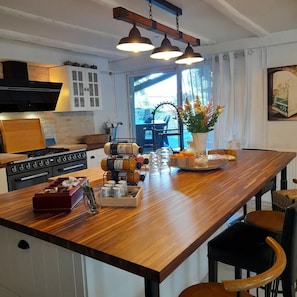 Dining - 🌴 MAISON Familiale, Mer à 5mn ⛱️ LA ROCHELLE 🌊 CHATELAILLON-PLAGE  (salles sur mer)