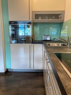 Kühlschrank, Ofen, Herdplatte, Geschirrspüler