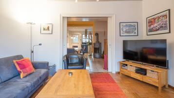 TV, fireplace, DVD player, stereo