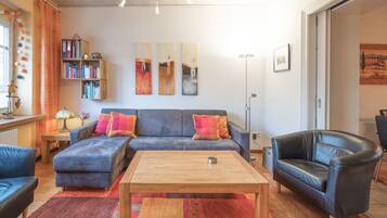 TV, fireplace, DVD player, stereo