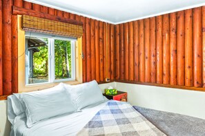 1 bedroom, bed sheets