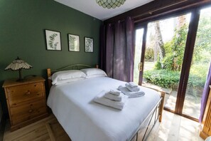 7 bedrooms, iron/ironing board, travel cot, free WiFi