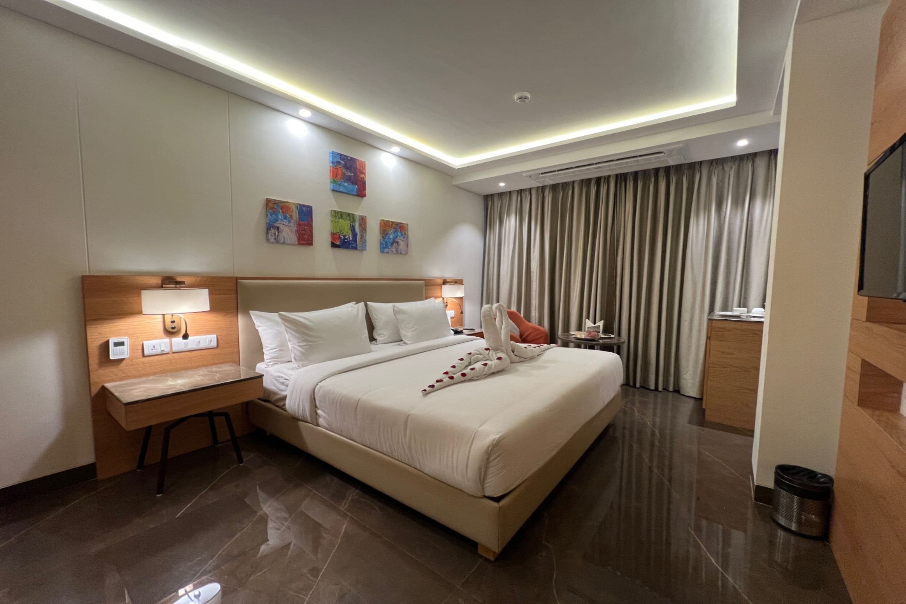 Blackout curtains, soundproofing, iron/ironing board, free WiFi