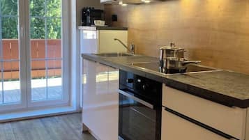 Kühlschrank, Ofen, Herdplatte, Geschirrspüler