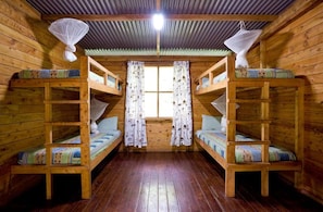 Shared Dormitory | Bed sheets