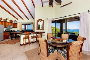 Dining - Stunning Ocean Views from every room .... walking distance to two great beaches! (Potrero)