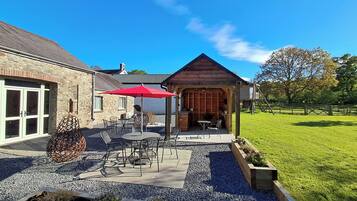 Cottage | Outdoor dining