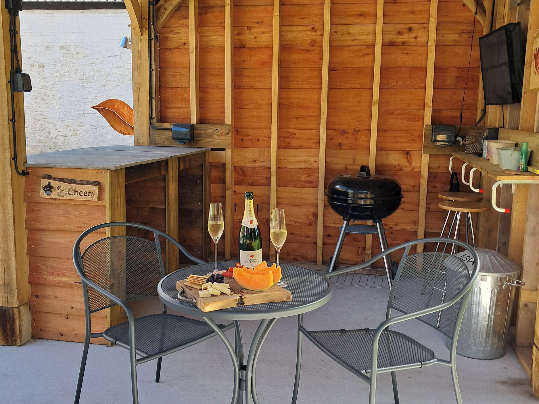 Cottage | Outdoor dining