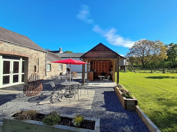 Cottage | Outdoor dining