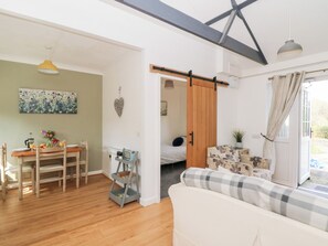 Cottage | Living area