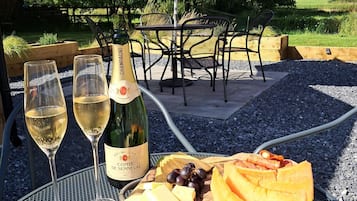 Cottage | Outdoor dining