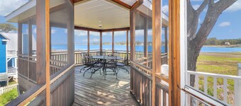 Heron's Cove on Salt Meadow - Pet friendly, waterfront home!