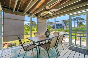 Outdoor dining - High Tide - Shared water access; Screened porches! (Chincoteague Island)