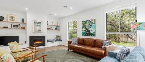 Smart TV, fireplace, DVD player