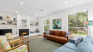 Smart-TV, Kamin, DVD-Player