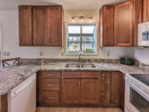 Fridge, microwave, oven, stovetop - Pony View - Pet friendly; Waterfront w/ boat slip! (Chincoteague Island)