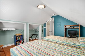 4 bedrooms, WiFi - Shell Cottage | East Side Assateague Channel Views w/ Decks, Outdoor Shower, Boat Parking & Pets (Chincoteague Island)