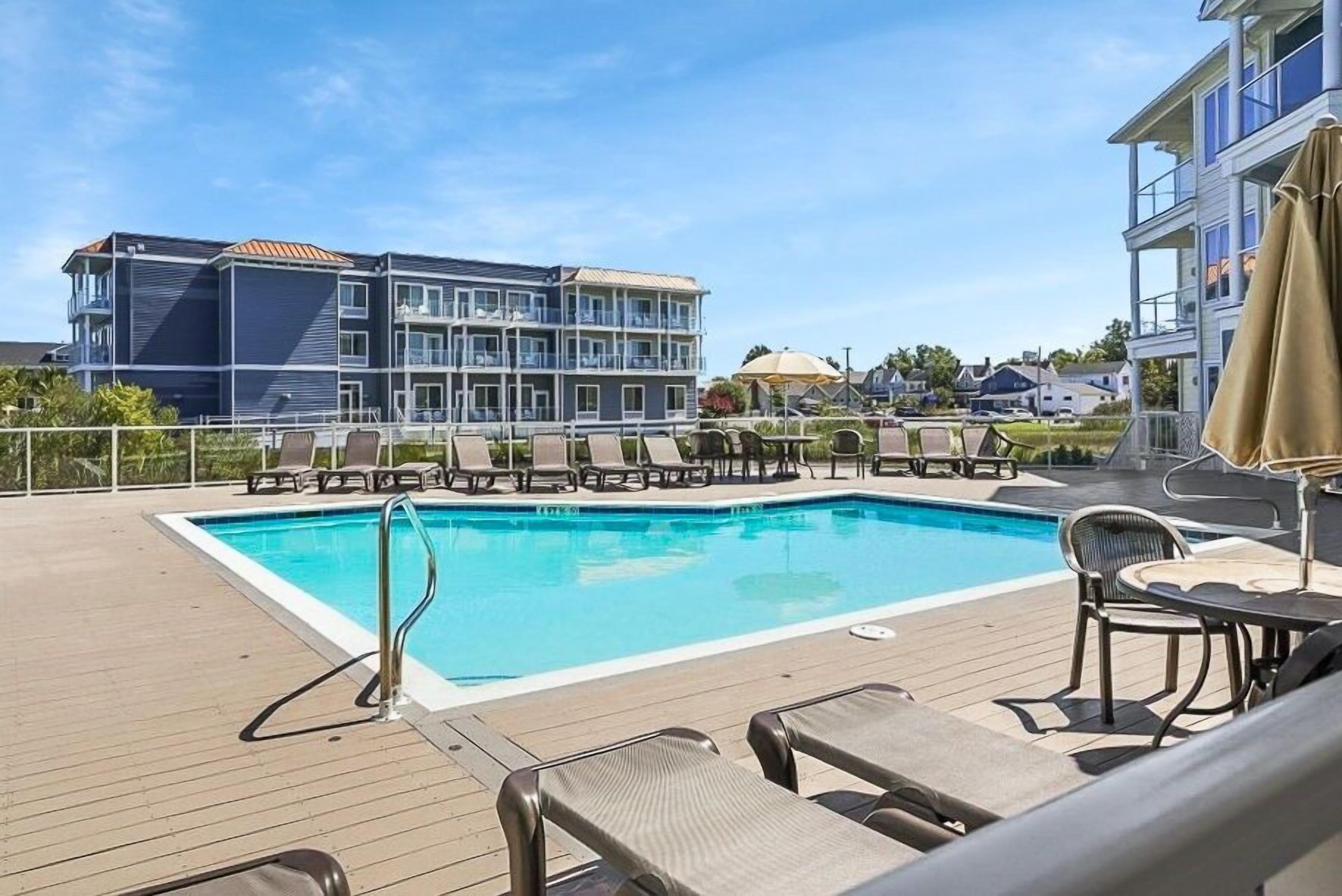 Sunset Bay Villa 109 - Waterfront; Shared pool!