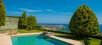 Mama La Roosa Luxury Villa