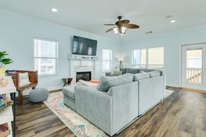 TV, fireplace, offices