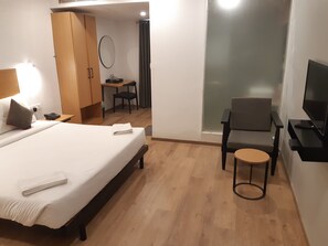 Kamar Double Deluks | Seprai katun Mesir, seprai premium, dan meja kerja