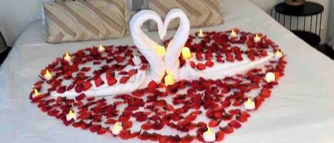 Iron/ironing board, free WiFi, bed sheets