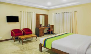 Premium Room | Desk, iron/ironing board