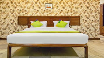 Premium Room | Desk, iron/ironing board