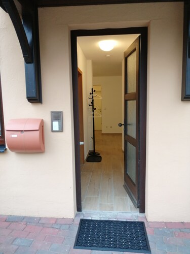 Ground floor apartment with large balcony. Terrace near the forest, to feel good