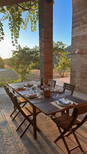 Outdoor dining - Villa de Charme " L'Ombria " exceptional setting (Belgodère)