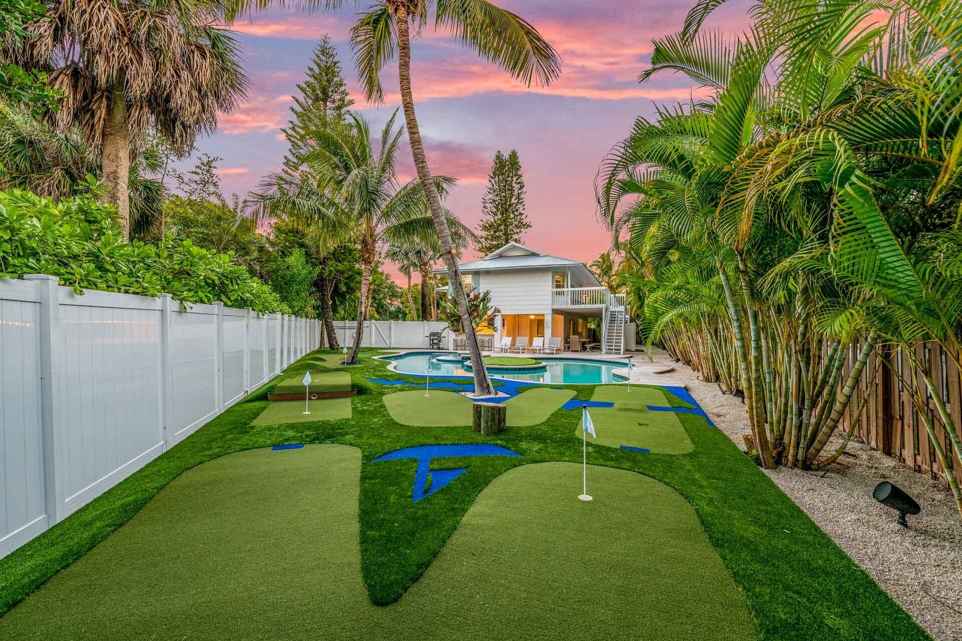 Perfect Family-Friendly Home with Putting Green, Pool, and Games