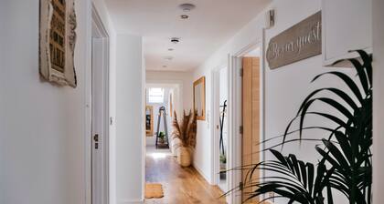 Tolcarne Stay - Luxury Newquay Apartment