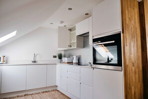 Frigorifero, microonde, forno, lavastoviglie