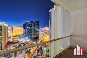 Property grounds - MGM Signature-29-607 F1 Track & Strip View Balcony (Las Vegas)