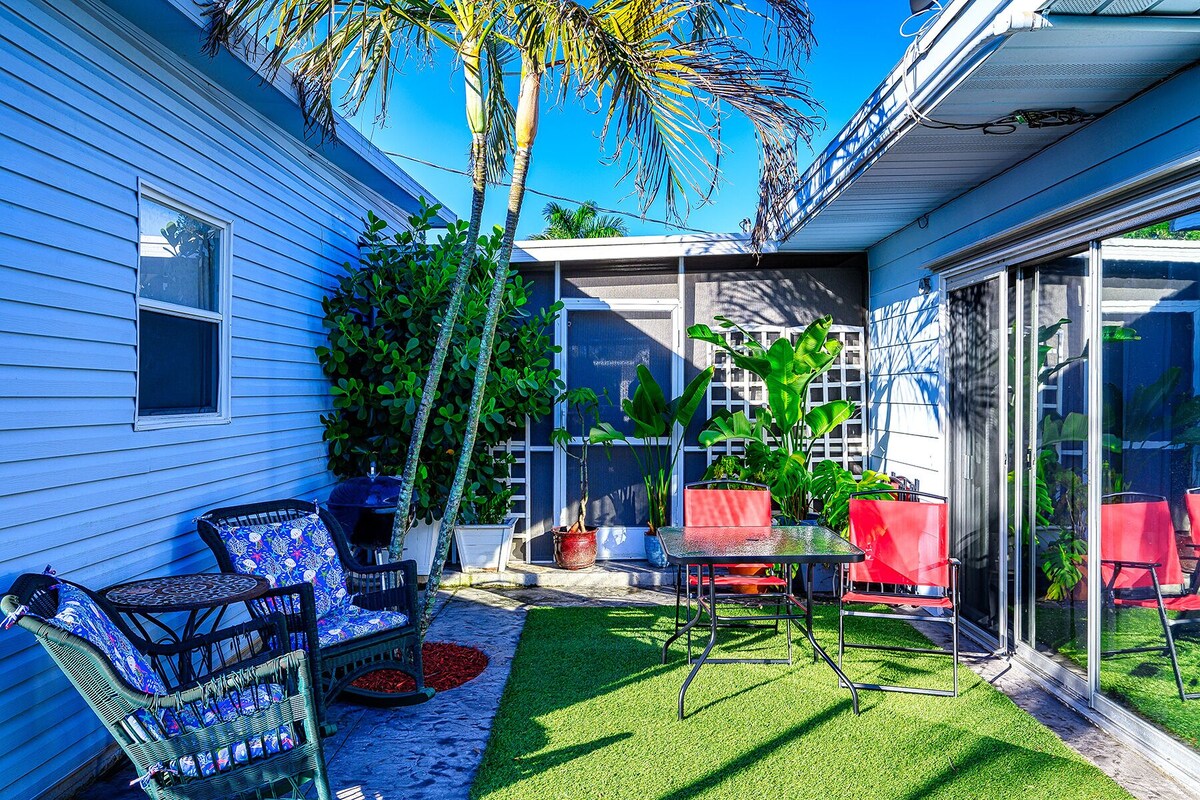 Photo 14 of Brand New Listing! 5 minutes to Naples Best Beach...Lowdermilk Park.