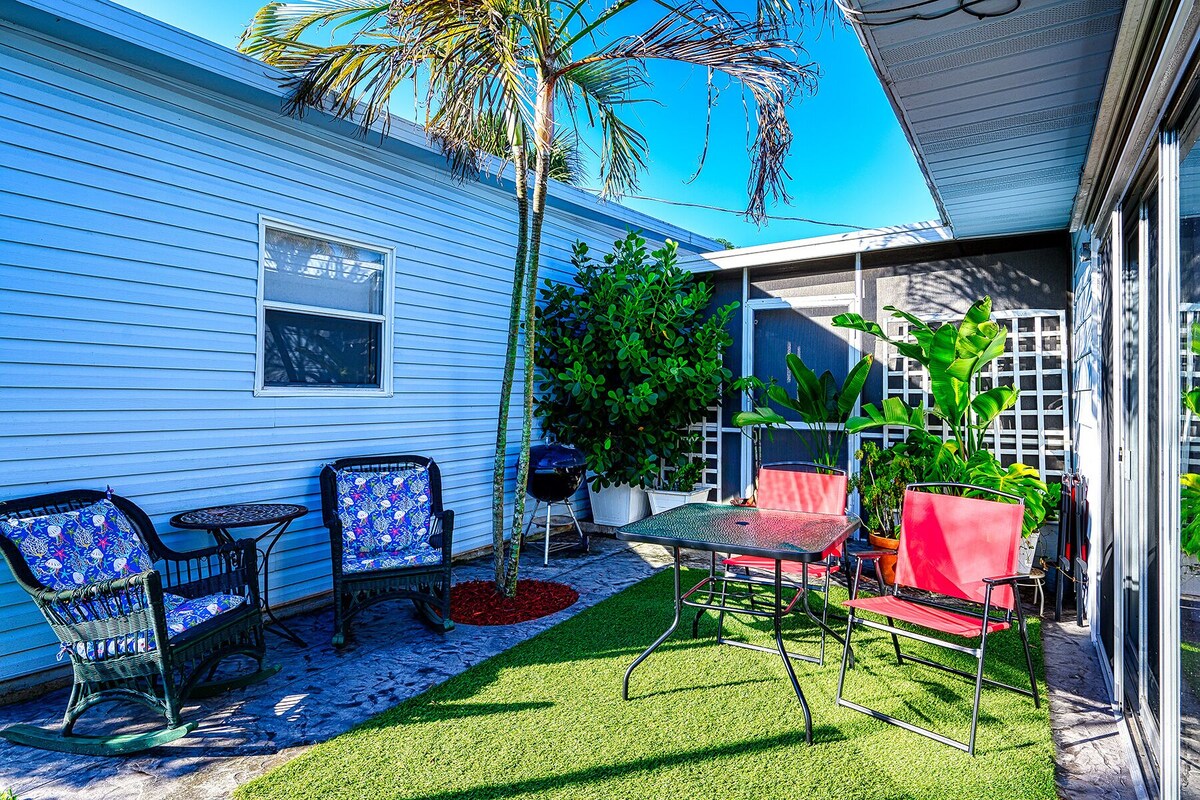 Photo 13 of Brand New Listing! 5 minutes to Naples Best Beach...Lowdermilk Park.