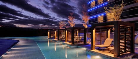 Außenpool, geöffnet von 06:30 Uhr bis 22:00 Uhr, Cabañas (kostenlos)