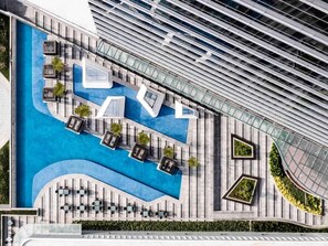 Bedden met traagschuimmatrassen, een minibar, een kluis op de kamer