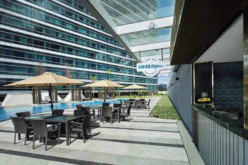 6 Restaurants; Frühstück, Mittagessen und Abendessen werden serviert