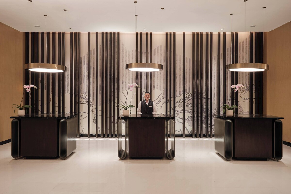 Concierge desk