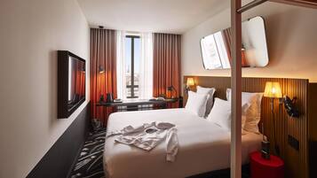 Room, 1 Double Bed (Medium Mama) | Premium bedding, minibar, in-room safe, desk