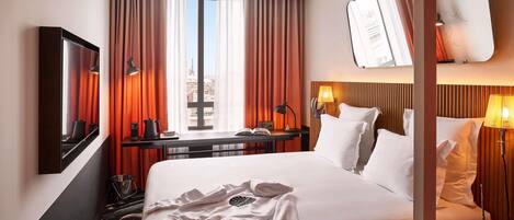 Room, 1 Queen Bed (Medium Mama Absolute) | Premium bedding, minibar, in-room safe, desk