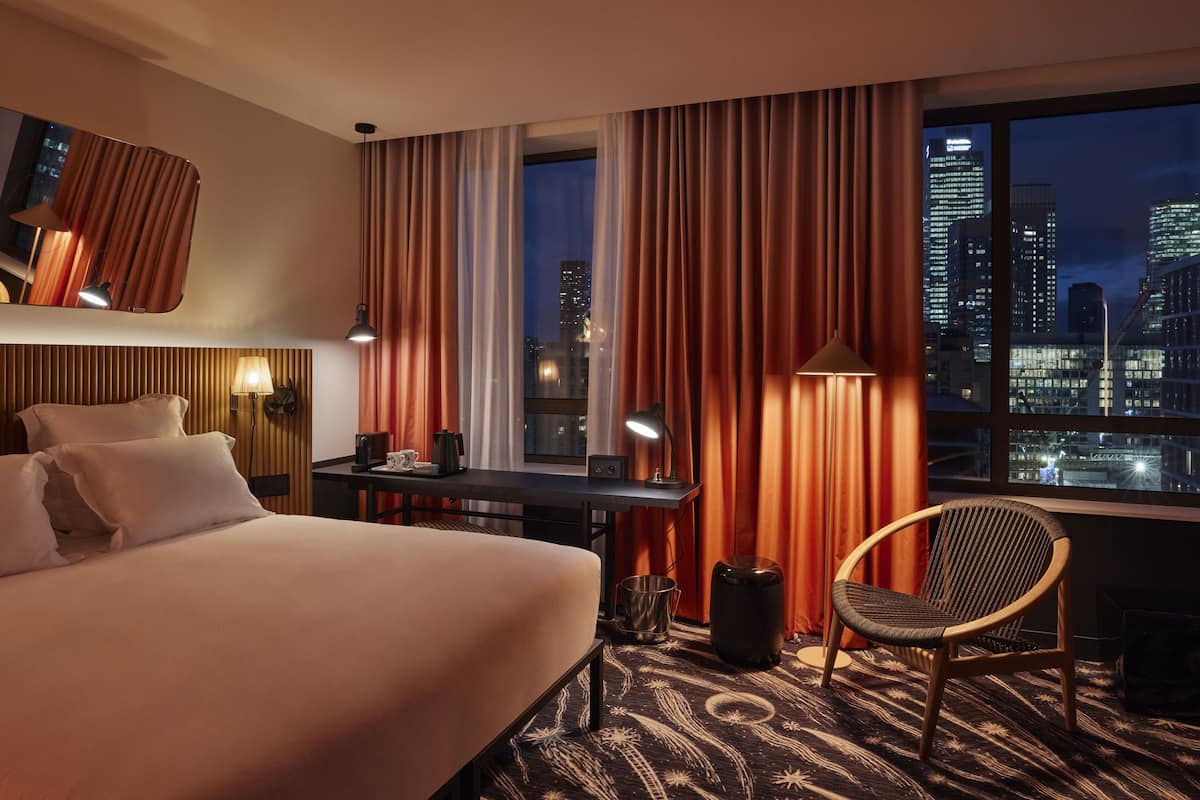 premium bedding, minibar, in-room safe, desk