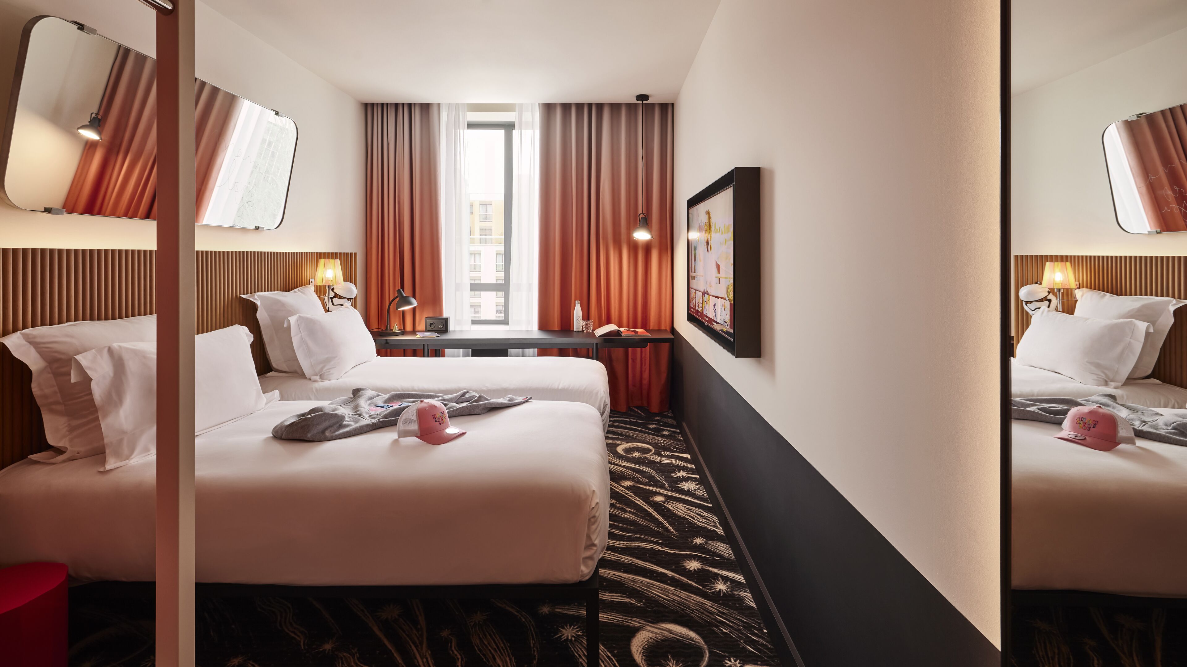 twin room, 2 single beds (medium mama) | premium bedding, minibar, in-room safe, desk