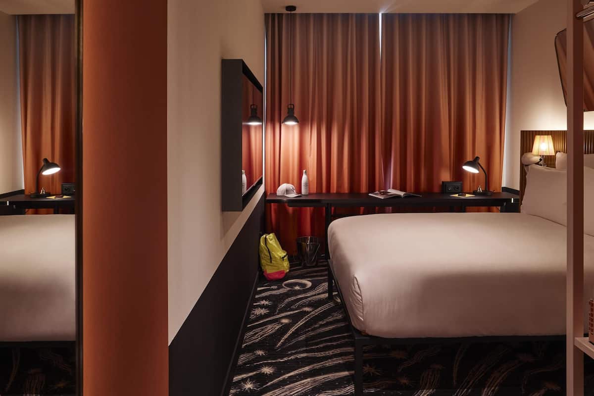 Ropa de cama de alta calidad y minibar