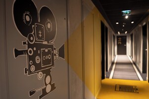 Handrails in hallways