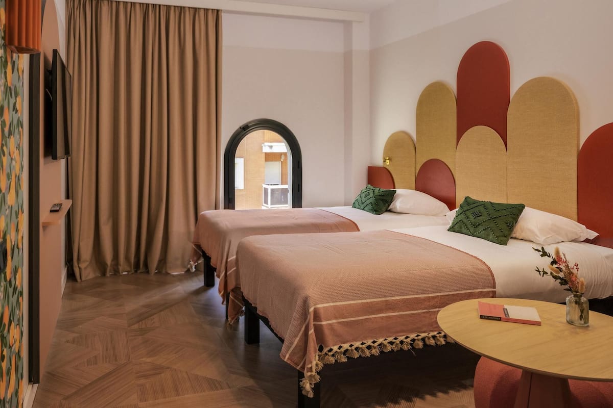 Chambre Standard, 2 lits une place | Coffres-forts dans les chambres, chambres insonorisées