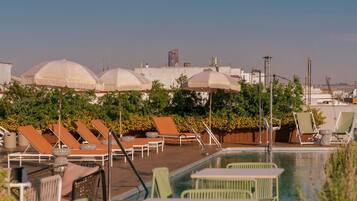 สระว่ายน้ำ