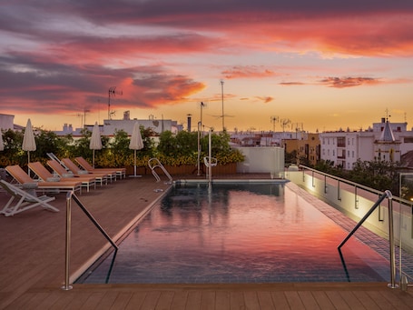 Outdoor pool. Ibis Styles Sevilla Santa Justa