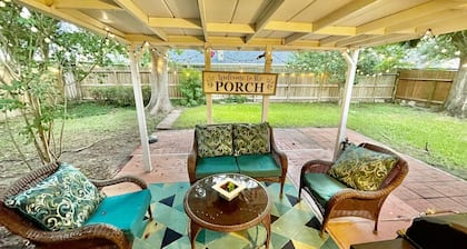 Super Cozy 4 Bedroom by Premier Host - Sleeps 10